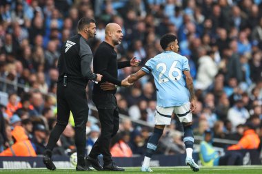 Manchester City 'nin Pep Guardiola teknik direktörü Manchester City' nin 22 Eylül 2024 'te Etihad Stadyumu' nda oynanan Premier League maçında Savinho 'ya talimat verdi.