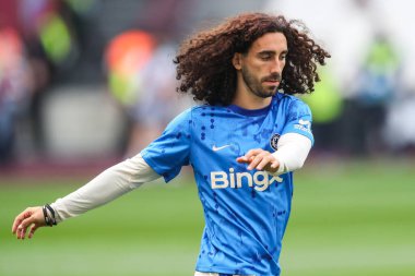 Chelsea 'den Marc Cucurella Premier Lig karşılaşması öncesinde maç öncesi ısınma sırasında West Ham United Chelsea' ye karşı Londra Stadyumu, Londra, İngiltere, 21 Eylül 2024