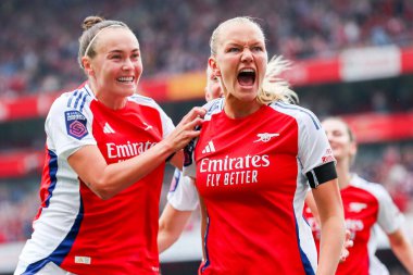 Arsenal 'den Frida Maanum, 22 Eylül 2024' te İngiltere 'nin başkenti Londra' daki Emirates Stadyumu 'nda oynanan FA Bayanlar Süper Ligi karşılaşmasında 1-0 kazanma hedefini kutluyor.