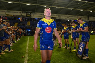 Warrington Wolves takımından Josh Drinkwater, 20 Eylül 2024 'te Warrington, Warrington' da oynanan Betfred Süper Lig karşılaşmasında Warrington Wolves 'a karşı London Broncos maçında onur kıtasını kazandı.