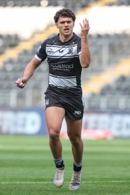 Hull FC 'den Lewis Martin, 21 Eylül 2024' te MKM Stadyumu 'nda oynanan 27. Betfred Süper Lig karşılaşması Hull FC - Catalans Dragons maçında gol attıktan sonra taraftarlarıyla kutlama yapıyor.