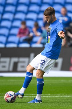 Cardiff City 'den Calum Chambers, 21 Eylül 2024' te Cardiff City Stadyumu 'nda oynanan Cardiff City - Leeds United maçının öncesinde oynanan maç öncesi ısınma maçında...