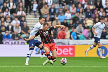 Blackburn Rovers 'dan Sondre Tronstad, 22 Eylül 2024' te İngiltere 'nin Deepdale kentinde oynanan Sky Bet Şampiyonası maçında Preston North End - Blackburn Rovers maçında baskı altındayken pas veriyor.