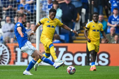 Leeds United takımından Largie Ramazani, Cardiff City, Cardiff City Stadyumu 'nda Cardiff City - Leeds United maçında Cardiff City' den Joe Ralls tarafından yenildi.