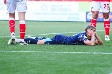 Blackpool 'dan Dom Ballard, 21 Eylül 2024' te The Valley, Londra, İngiltere 'de oynanan Sky Bet 1 karşılaşmasında kaçırılan Charlton Athletic' in Blackpool 'a karşı oynadığı maçta tepki gösterdi.