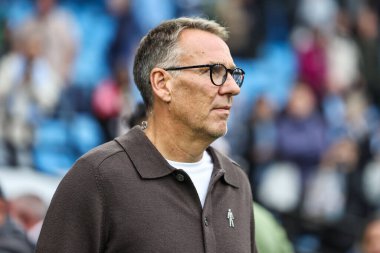 Paul Merson eski Arsenal oyuncusu şimdi Premier League maçının öncüsü Manchester City ile Etihad Stadyumu, Manchester, Birleşik Krallık, 22 Eylül 2024