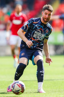 Blackpool 'dan James Husband 21 Eylül 2024' te The Valley, Londra, İngiltere 'de oynanan Sky Bet 1 karşılaşmasında pas veriyor.