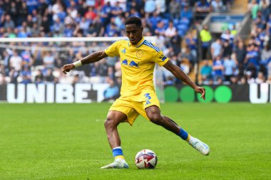 Leeds United takımının Jnior Firpo 'su, 21 Eylül 2024' te Cardiff City, Cardiff City Stadyumu 'nda oynanan Cardiff City - Leeds United maçında maç yapıyor.