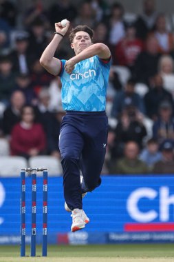 Matthew Potts of England delivers the ball during the Second Metro Bank One Day International England v Australia at Headingley Cricket Ground, Leeds, United Kingdom, 21st September 2024 clipart