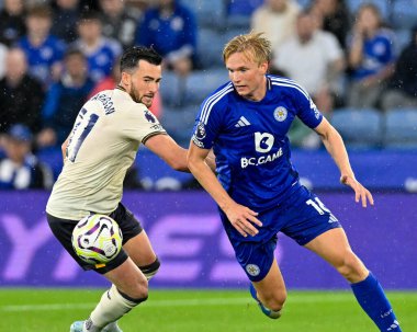 Jack HARRISON (Everton FC) ve Victor Kristiansen (Leicester City) Premier League maçında Leicester City Everton 'a karşı King Power Stadyumu, Leicester, İngiltere, 21 Eylül 2024
