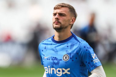 Chelsea 'den Kiernan Dewsbury-Hall Premier League maçı öncesinde Londra Stadyumu' nda West Ham United ve Chelsea maçında ısınma turunda, 21 Eylül 2024
