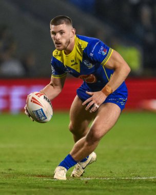 Danny Walker of Warrington Wolves makes a break during the Betfred Super League Round 27 match Warrington Wolves vs London Broncos at Halliwell Jones Stadium, Warrington, United Kingdom, 20th September 2024 clipart