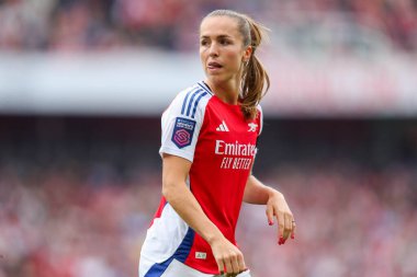 Arsenal 'den Lia Walti, 22 Eylül 2024' te Birleşik Krallık 'taki Emirates Stadyumu' nda oynanan FA Bayanlar Süper Ligi maçında izliyor.