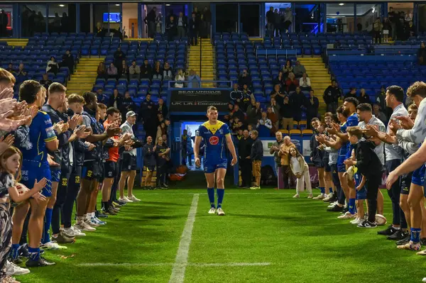 Warrington Wolves takımından Matty Nicholson, 20 Eylül 2024 'te Warrington, İngiltere' deki Halliwell Jones Stadyumu 'nda oynanan 27.