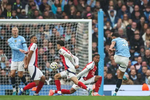 Manchester City 'den Rben Dias, 22 Eylül 2024 tarihinde Etihad Stadyumu' nda oynanan Premier League maçında gol atıyordu. 