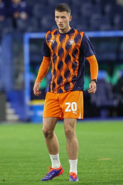 Blackpool 'dan Oliver Casey 24 Eylül 2024' te İngiltere 'nin Huddersfield Stadyumu' nda oynanan Sky Bet 1 karşılaşmasında ısınma turunda Huddersfield Town, Blackpool 'a karşı.