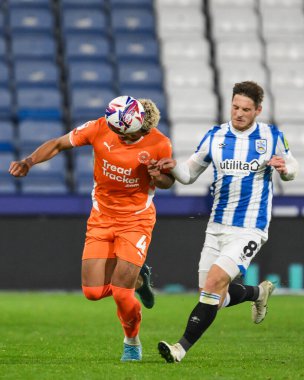 Blackpool 'dan Jordan Lawrence-Gabriel, 24 Eylül 2024' te İngiltere 'nin Huddersfield Stadyumu' nda oynanan Huddersfield Town-Blackpool maçında açık ara önde.