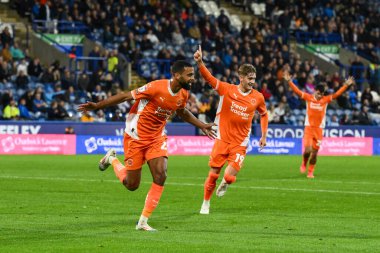 Blackpool 'dan CJ Hamilton 24 Eylül 2024' te John Smith Stadyumu 'nda oynanan Sky Bet 1 karşılaşmasında 0-2' lik galibiyet golünü kutluyor.