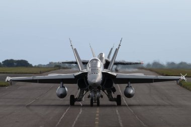 24 Eylül 2024 'te Waddington Kraliyet Hava Kuvvetleri Waddington Kraliyet Hava Kuvvetleri Waddington Kraliyet Hava Kuvvetleri 24-2 Kraliyet Hava Kuvvetleri Waddington tatbikatı sırasında Kanada Kraliyet Hava Kuvvetleri taksisinden McDonnell Douglas CF-18 Hornet (CF-188)