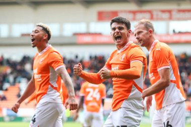 Blackpool 'dan Rob Apter, 28 Eylül 2024' te Bloomfield Road, Blackpool 'da oynanan Blackpool - Burton Albion maçında 2-0 kazanma hedefini kutluyor.