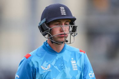 İngiltere 'den Harry Brook, İngiltere' nin Bristol, İngiltere 'de 29 Eylül 2024' te oynanan Fifth Bank One Day International maçında elendikten sonra sahadan ayrılırken üzgün görünüyor.