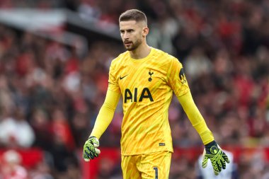Tottenham Hotspur 'dan Guglielmo Vicario Premier League maçında Manchester United ile Tottenham Hotspur maçında Old Trafford, Manchester, Birleşik Krallık' ta, 29 Eylül 202