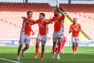 Blackpool 'dan Rob Apter, 28 Eylül 2024' te Bloomfield Road, Blackpool 'da oynanan Blackpool - Burton Albion maçında 2-0 kazanma hedefini kutluyor.