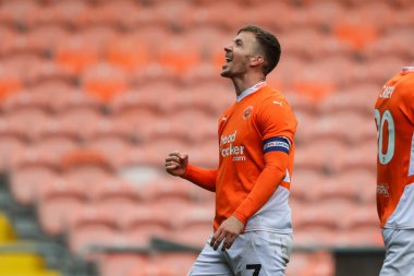 Blackpool 'dan Lee Evans, 28 Eylül 2024' te Bloomfield Road, Blackpool 'da oynanan Blackpool-Burton Albion maçında 3-0' lık galibiyet golünü kutluyor.