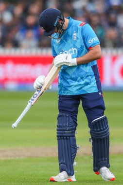 İngiltere 'den Will Jacks, İngiltere' nin Avustralya 'ya karşı 29 Eylül 2024' te Bristol, İngiltere 'de oynadığı 5. Metro Bank 1.