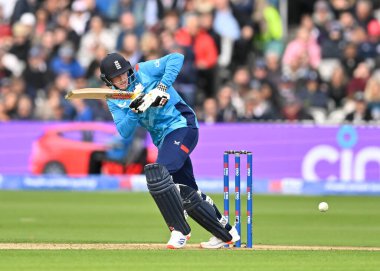 İngiltere 'den Harry BROOK, 27 Eylül 2024' te Londra Lords 'da oynanan Üçüncü Metro Bank Bir Gün Uluslararası İngiltere maçında vuruş yaptı.