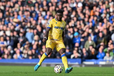 Kristal Saray 'dan Marc Guhi, 28 Eylül 2024' te İngiltere 'nin Liverpool kentinde oynanan Everton-Crystal Palace maçında görev başında.