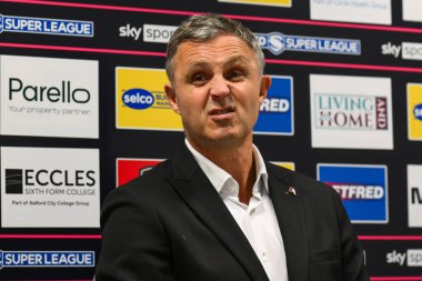 Paul Rowley, Salford Red Devils 'in baş antrenörü. 27 Eylül 2024' te İngiltere 'de oynanan Betfred Süper Lig eleme maçında Salford Red Devils - Leigh Leopards maçında oynanan basın toplantısında Salford Red Devils' in baş antrenörü oldu.