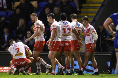 St. Helens 'ten Jon Bennison, 28 Eylül 2024' te İngiltere 'nin Warrington şehrindeki Halliwell Jones Stadyumu' nda oynanan Betfred Süper Lig eleme maçı elemelerinde denemeyi kutluyor.