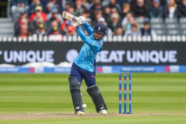 İngiltere 'den Ben Duckett, Birleşik Krallık' ın Bristol şehrinde oynanan ve İngiltere 'nin Avustralya' ya karşı oynadığı 