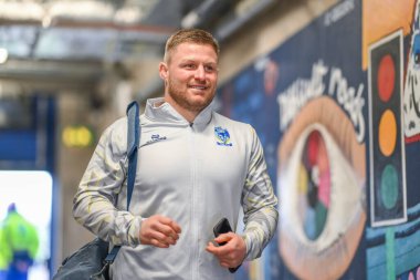 Warrington Wolves 'tan Luke Yates, 28 Eylül 2024' te İngiltere 'nin Warrington şehrindeki Halliwell Jones Stadyumu' nda oynanan 2 Warrington Wolves-St Helens maçında Betfred Süper Lig play-off elemelerinden önce geldi.