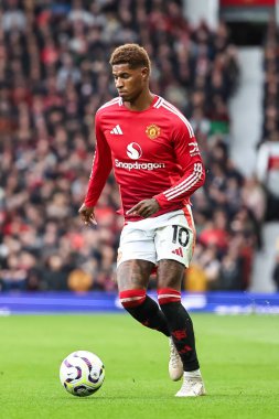 Manchester United takımından Marcus Rashford, Manchester United 'ın Tottenham Hotspur' a karşı 29 Eylül 202 'de oynadığı Premier League maçında topa bir son verdi.