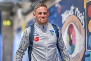 Warrington Wolves 'tan Matt Dufty, 28 Eylül 2024' te İngiltere 'nin Warrington şehrindeki Halliwell Jones Stadyumu' nda oynanan 2 Warrington Wolves-St Helens maçında Betfred Süper Lig play-off elemelerinden önce geldi.