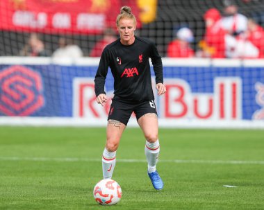 Liverpool 'dan Jasmine Matthews, 29 Eylül 2024' te İngiltere 'deki Chigwell İnşaat Stadyumu' nda Batı Ham United Women - Liverpool Women maçından önce ısınıyor.