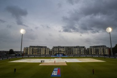 Birleşik Krallık 'ın Bristol şehrinde oynanan ve 21 Eylül 2024' te oynanan Fifth Bank One Day International maçında yağmur yağarken, Koltuk Eşsiz Stadyumu 'nun genel bir görüntüsü.