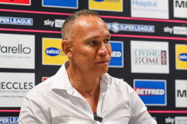 Adrian Lam Leoparlar 'ın baş antrenörü Betfred Süper Lig eleme maçında 27 Eylül 2024' te Salford Topluluk Stadyumu 'nda oynanan Salford Red Devils - Leigh Leopards maçında Leoparların maç sonrası basın toplantısı düzenledi.