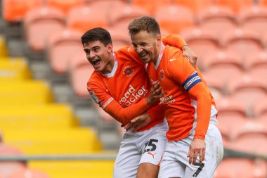 Blackpool 'dan Lee Evans, 28 Eylül 2024' te Bloomfield Road, Blackpool 'da oynanan Blackpool-Burton Albion maçında 3-0' lık galibiyet golünü kutluyor.