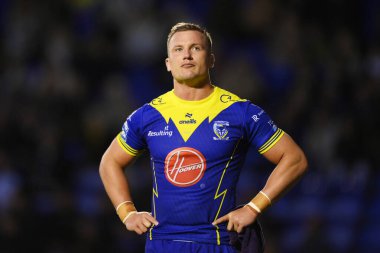 Warrington Wolves takımından Josh Drinkwater, 28 Eylül 2024 'te İngiltere' nin Warrington kentinde oynanan Betfred Süper Lig eleme maçında 2 Warrington Wolves St. Helens 'e karşı.