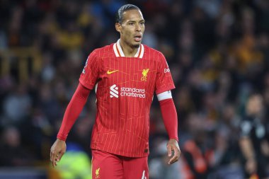 Liverpool 'dan Virgil van Dijk Premier League maçı sırasında Wolverhampton Wanderers Liverpool' a karşı Molineux, Wolverhampton, Birleşik Krallık, 28 Eylül 2024