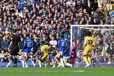 Crystal Palace 'dan Marc Guhi, 28 Eylül 2024' te İngiltere 'nin Liverpool kenti Goodison Park' ta oynanan Premier League maçı sırasında Crystal Palace 'a 0-1 kazandıracak bir gol attı.