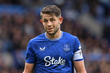 Everton 'dan James Tarkowski Premier League maçı sırasında Everton, 28 Eylül 2024' te Goodison Park, Liverpool 'da Crystal Palace' a karşı.