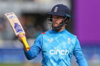 İngiltere 'den Ben Duckett, İngiltere' nin Bristol, İngiltere 'de 29 Eylül 2024' te oynadığı Fifth Metro Bank One Day International maçında elendikten sonra sahadan ayrılırken üzgün görünüyor.