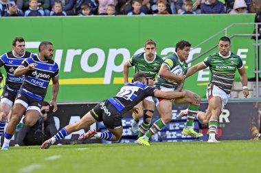 Leicester Kaplanları 'ndan Izaia PERESE Gallagher Premiership maçı sırasında Orlando BAILEY tarafından Welford Road, Leicester, Birleşik Krallık' ta Leicester, 29 Eylül 2024 'te Leicester-Bath Rugby maçında yenildi.