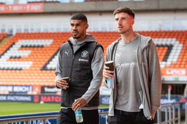 Blackpool 'dan Ashley Fletcher ve Blackpool' dan Jake Beesley, 21 Eylül 2024 'te Bloomfield Road, Blackpool' da oynanan Blackpool-Burton Albion maçı öncesinde geldiler.