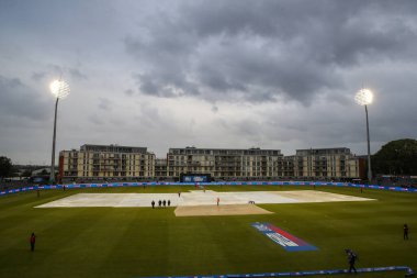 Birleşik Krallık 'ın Bristol şehrinde oynanan ve 21 Eylül 2024' te oynanan Fifth Bank One Day International maçında yağmur yağarken, Koltuk Eşsiz Stadyumu 'nun genel bir görüntüsü.