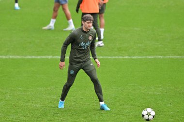 Manchester City 'den John Stones 30 Eylül 2024' te Etihad Kampüsü, Manchester 'daki açık eğitim oturumunda